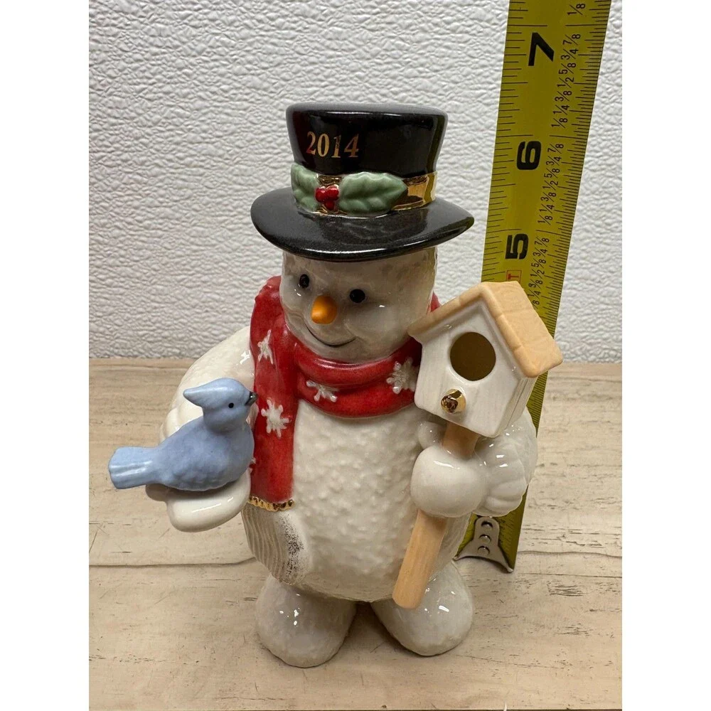 2014 Lenox Annual Snowman Porcelain Figurine